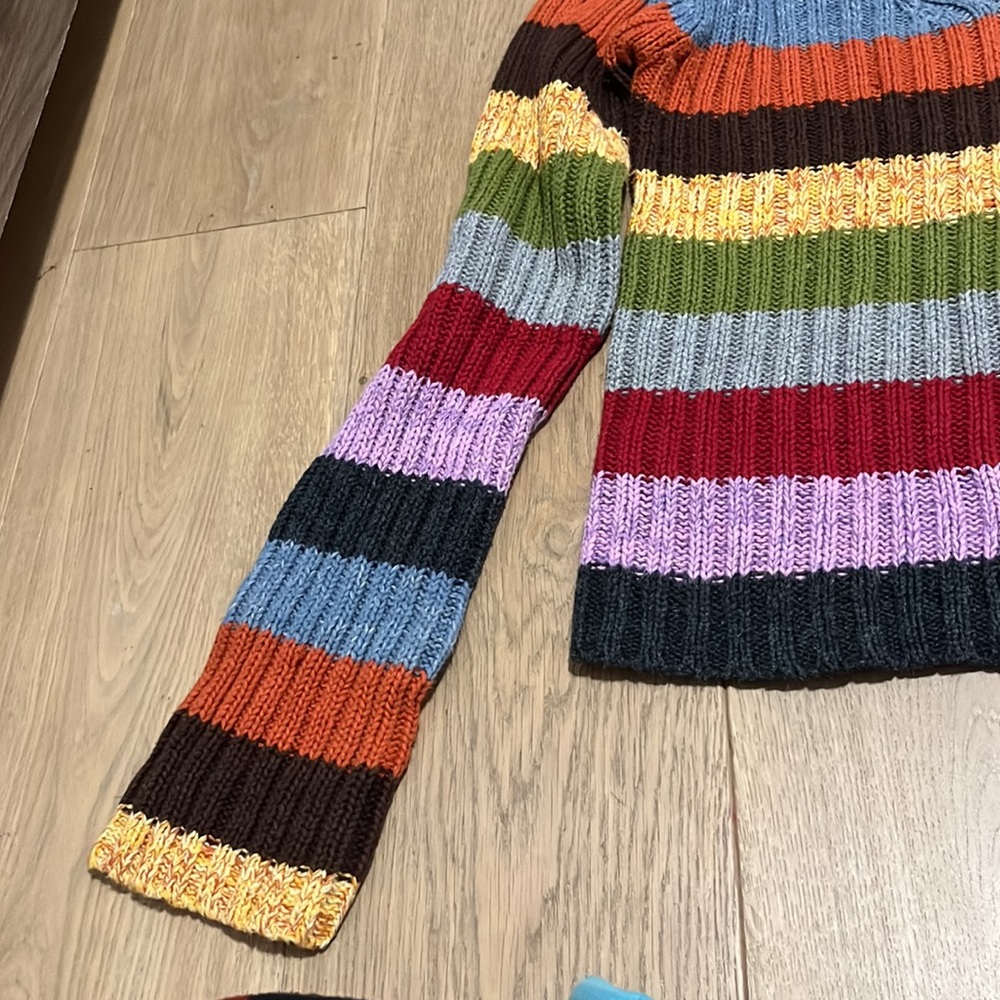 HANDMADE SWEATER - Picture 2 of 3